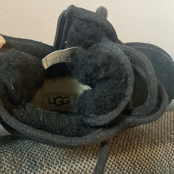 Size 7 toddler black Ugg’s - Picture 6 of 10
